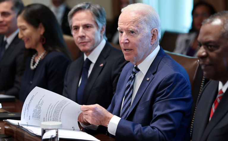 Trump’s Crypto Czar Alleges Senator Warren Controlled Biden’s Autopen in Anti-Crypto Agenda