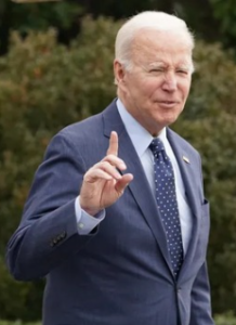 Trump AI Czar Accuses Warren of Controlling Biden’s Autopen—Is There a Hidden Author Behind Executive Orders?