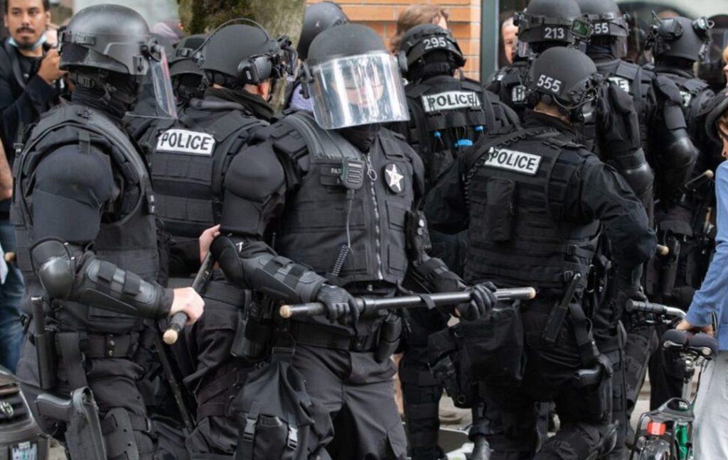 ICE Facility in Portland Attacked as Mob Tries to Breach Detention Cells Following Trump’s Immigration Crackdown