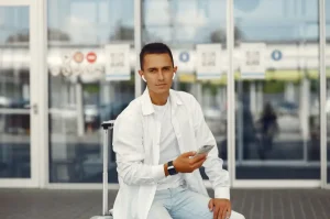 She Endured His Humiliation at the Terminal—But When Crisis Struck, Only She Could Save Him
