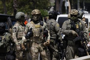 Federal ICE Raids and National Guard Deployment Spark Outrage in Los Angeles’ MacArthur Park