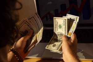 They Left Us in Debt and Cut All Contact — But the Past Finally Caught Up to Them