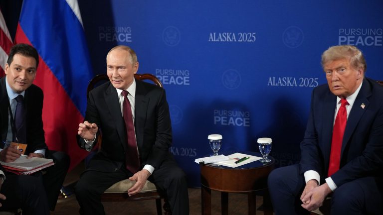 Trump Left Speechless by Putin’s Rare English Statement as Summit Collapses