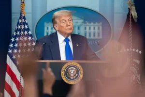 Trump’s Chart Presentation in Oval Office Draws Comparisons to Comedy Skits