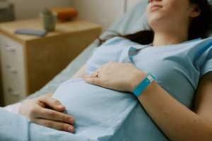 They Wanted to End Her Life Support — But My Ex-Daughter-in-Law Tapped a Message in Morse Code That Changed Everything