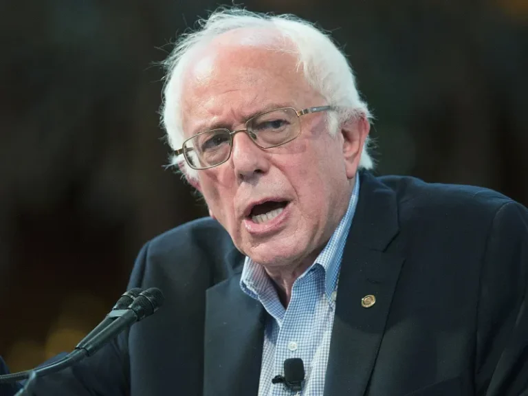 Bernie Sanders Breaks Down the Massive Fortune Trump Has Collected in Settlements Throughout 2025