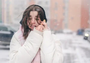 When I Found My Parents Standing in the Cold While My In-Laws Enjoyed the Warmth Inside My Home, I Knew It Was Time to Act—What Happened Next Turned Everything Upside Down