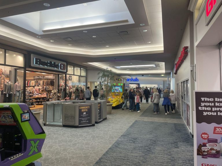 Major retailers introduce return fees