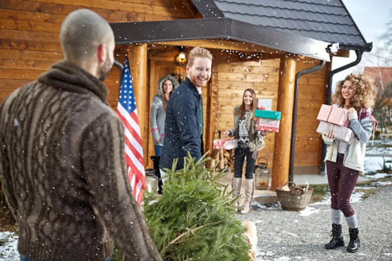 My Family Invited Me to a Reunion Just to Humiliate Me—They Had No Idea I Signed My Cousin’s Paychecks.