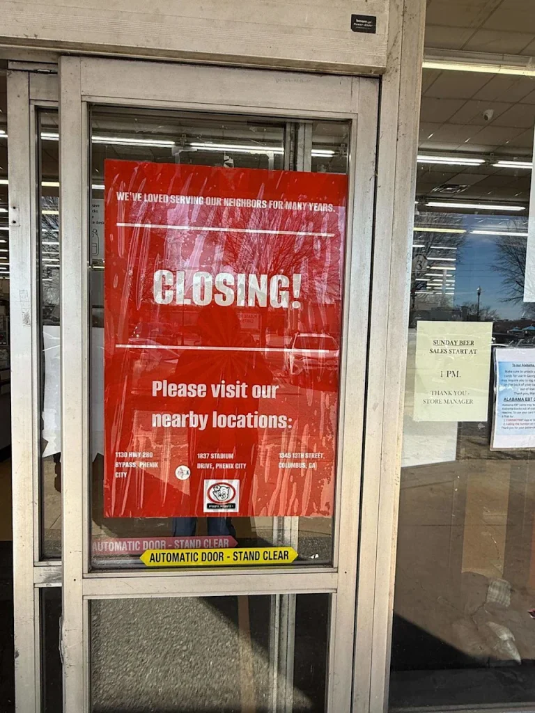 Beloved 110-year-old grocery chain operator closes store after 40 years