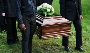 “I Buried My Husband Alone While Our Kids Celebrated Elsewhere — By Sunrise, I Took an Action That Shook All of Them”