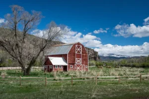 The HOA Left Their SUV on Our Ranch — Grandpa Hooked It to the Electric Fence and Waited