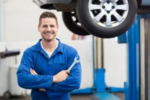 A Broke Mechanic Fixed What Doctors Couldn’t And Left a Billionaire Mother in Tears