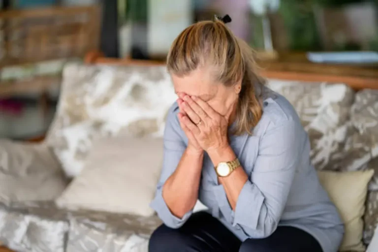 I Visited My Daughter Without Warning and Froze at What I Saw at the Table. One Order From Her Husband Told Me Everything.