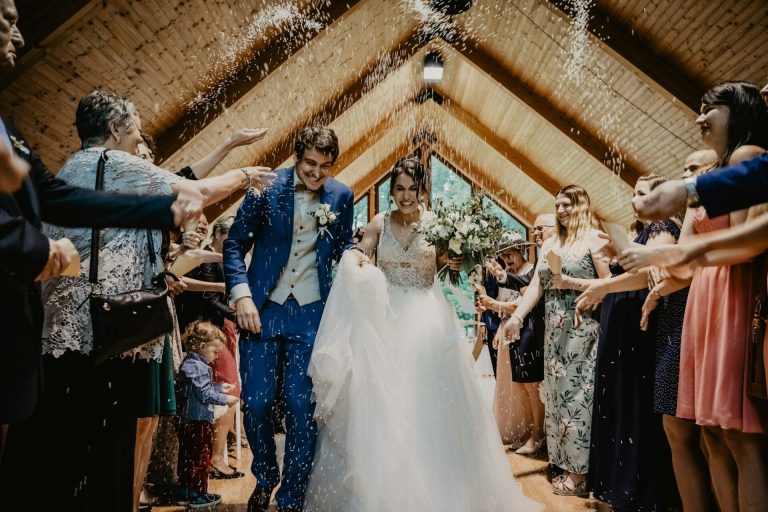 Fifteen Minutes Before My Wedding I Saw My Parents Pushed Aside So I Took the Microphone and Changed Everything