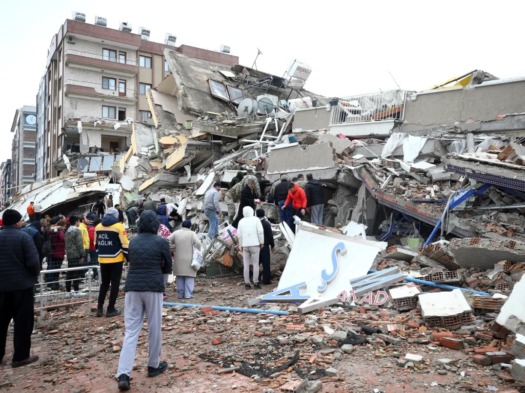 Tsunami warning issued as magnitude 7.8 earthquake leaves at least 15 dead